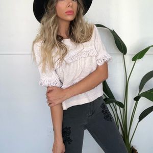 4 for $30! - F21} fringe semi crop top